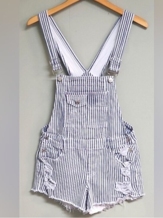 Pants - Size M. Distressed Front.
